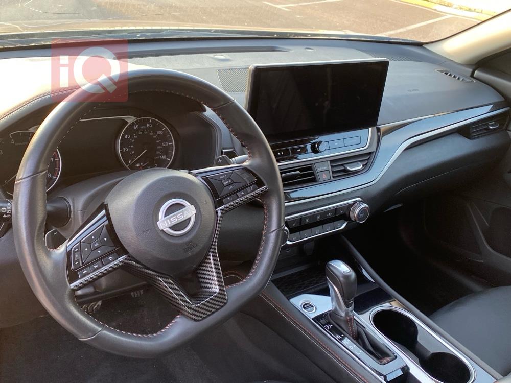 نيسان ألتيما